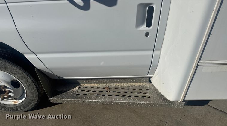 image for item FK0888 2011 Ford E450 Super Duty shuttle bus