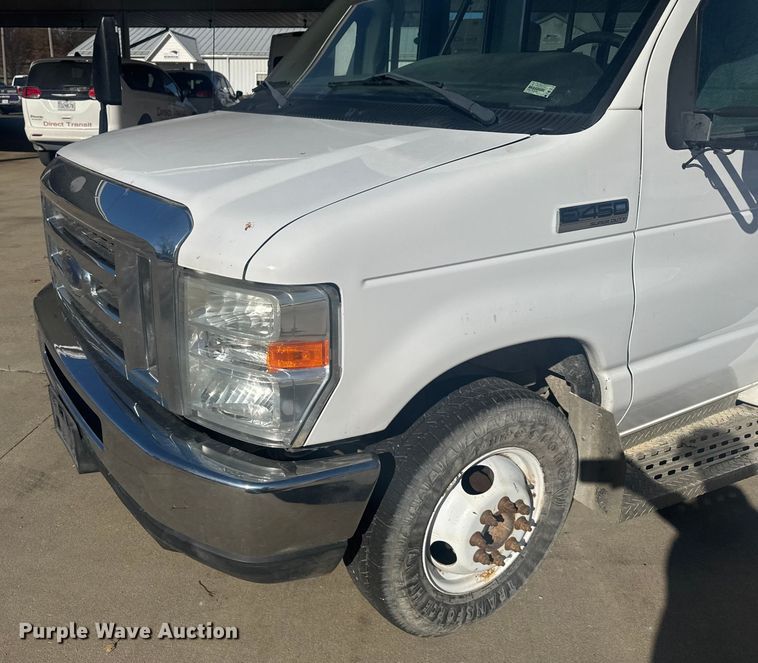 image for item FK0888 2011 Ford E450 Super Duty shuttle bus