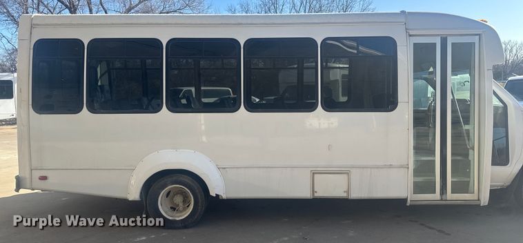 image for item FK0888 2011 Ford E450 Super Duty shuttle bus