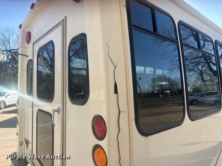 image for item FK0888 2011 Ford E450 Super Duty shuttle bus