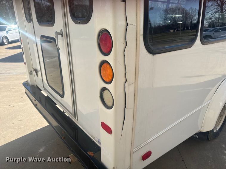 image for item FK0888 2011 Ford E450 Super Duty shuttle bus