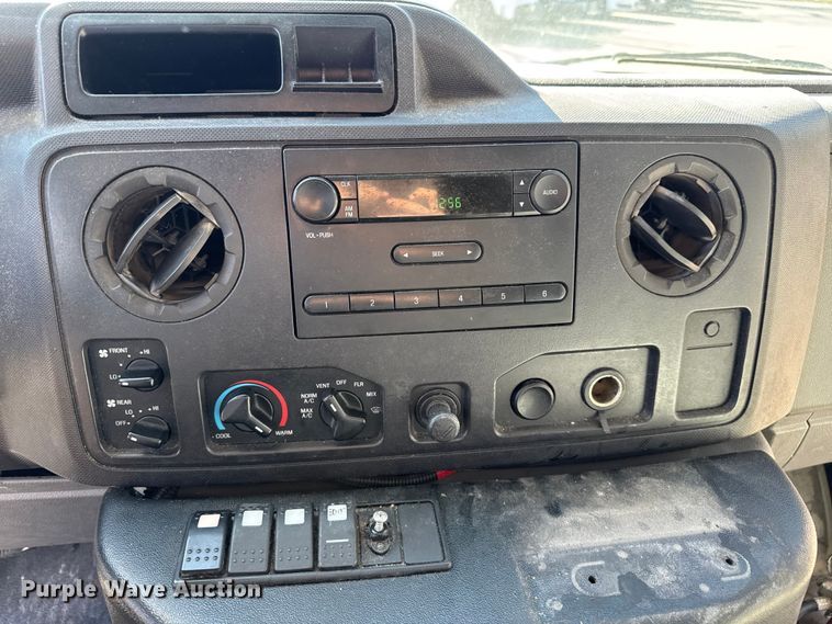 image for item FK0888 2011 Ford E450 Super Duty shuttle bus