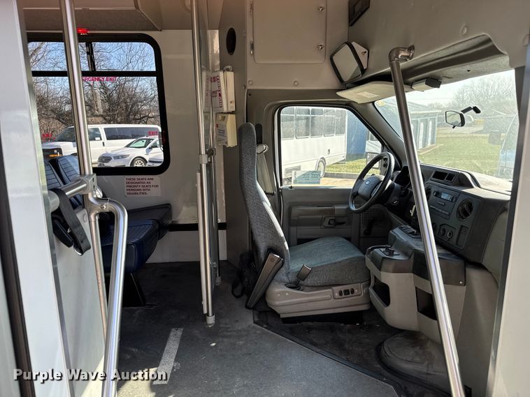 image for item FK0888 2011 Ford E450 Super Duty shuttle bus