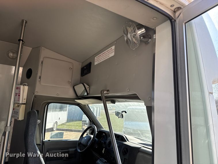 image for item FK0888 2011 Ford E450 Super Duty shuttle bus