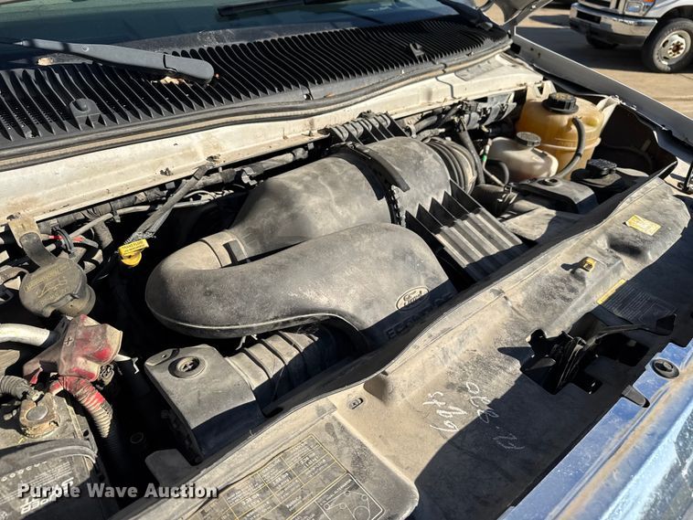 image for item FK0888 2011 Ford E450 Super Duty shuttle bus