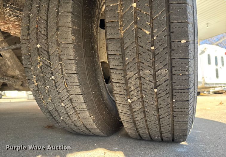 image for item FK0888 2011 Ford E450 Super Duty shuttle bus