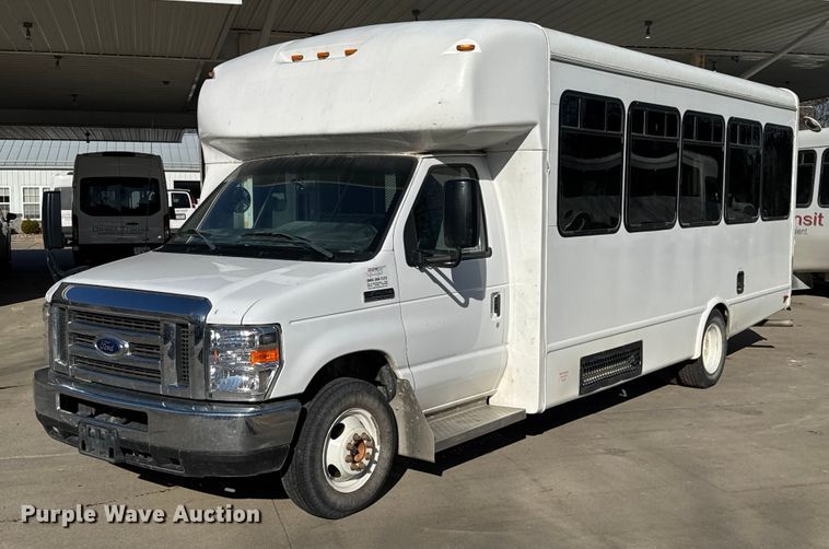 image for item FK0889 2018 Ford E450 Super Duty shuttle bus