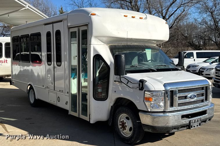 image for item FK0889 2018 Ford E450 Super Duty shuttle bus