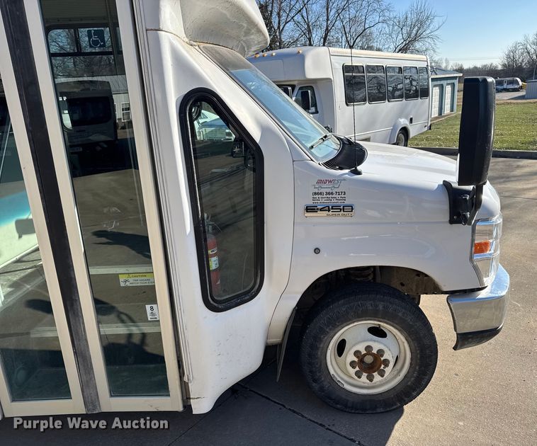 image for item FK0889 2018 Ford E450 Super Duty shuttle bus