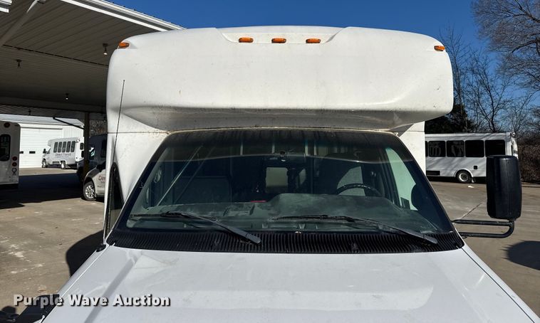 image for item FK0889 2018 Ford E450 Super Duty shuttle bus