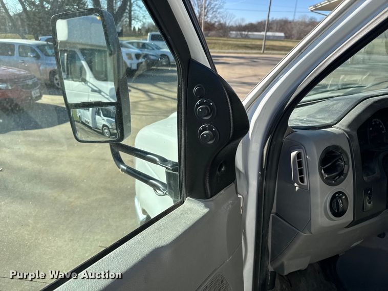 image for item FK0889 2018 Ford E450 Super Duty shuttle bus