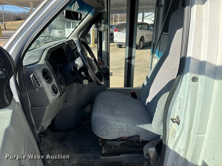 image for item FK0889 2018 Ford E450 Super Duty shuttle bus