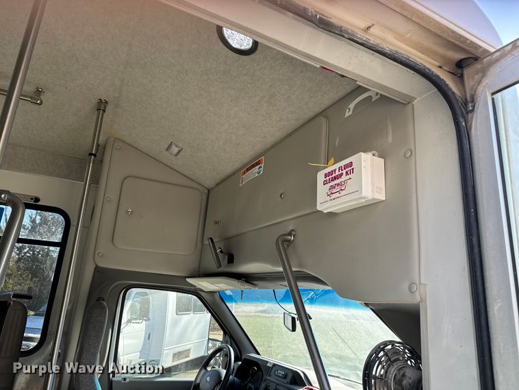 image for item FK0889 2018 Ford E450 Super Duty shuttle bus