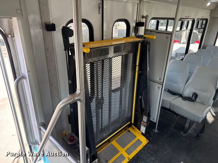 image for item FK0889 2018 Ford E450 Super Duty shuttle bus