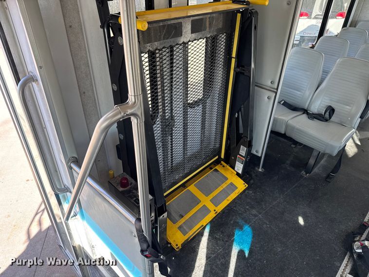 image for item FK0889 2018 Ford E450 Super Duty shuttle bus