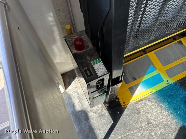 image for item FK0889 2018 Ford E450 Super Duty shuttle bus