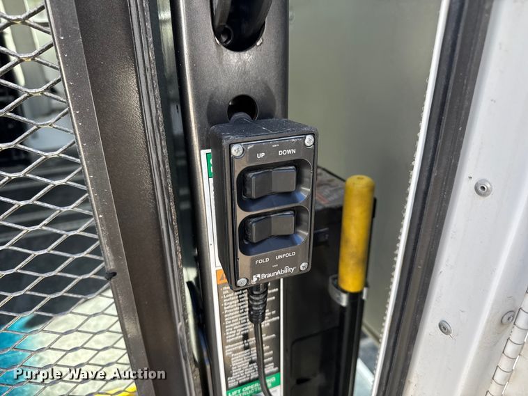 image for item FK0889 2018 Ford E450 Super Duty shuttle bus