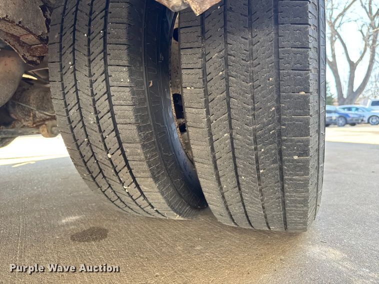 image for item FK0889 2018 Ford E450 Super Duty shuttle bus