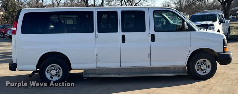 image for item FK0892 2015 Chevrolet Express 3500 van