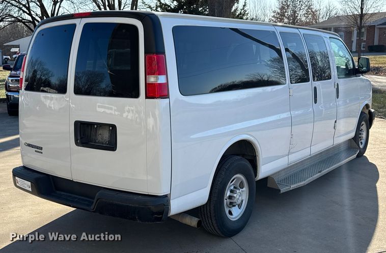 image for item FK0892 2015 Chevrolet Express 3500 van