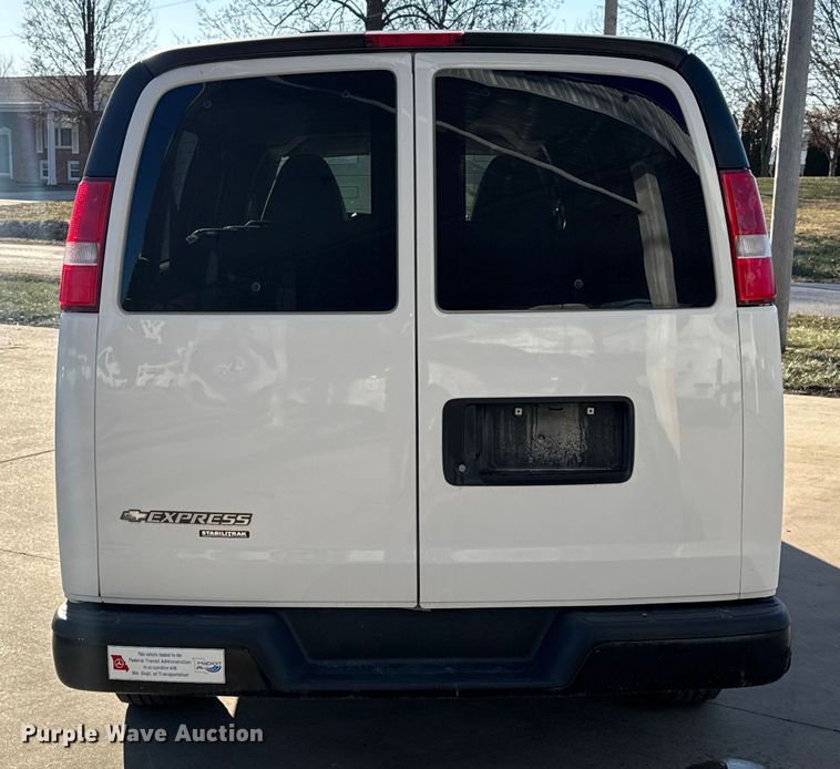 image for item FK0892 2015 Chevrolet Express 3500 van