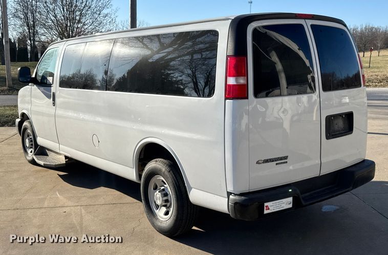 image for item FK0892 2015 Chevrolet Express 3500 van