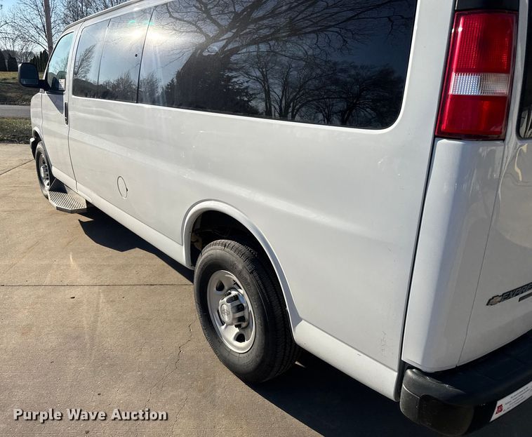 image for item FK0892 2015 Chevrolet Express 3500 van