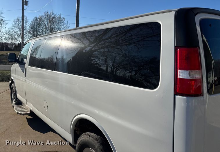 image for item FK0892 2015 Chevrolet Express 3500 van