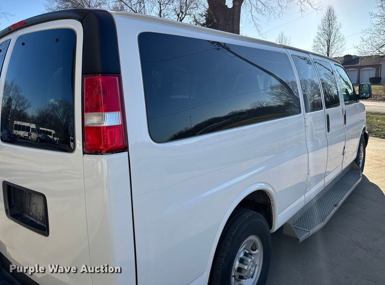 image for item FK0892 2015 Chevrolet Express 3500 van