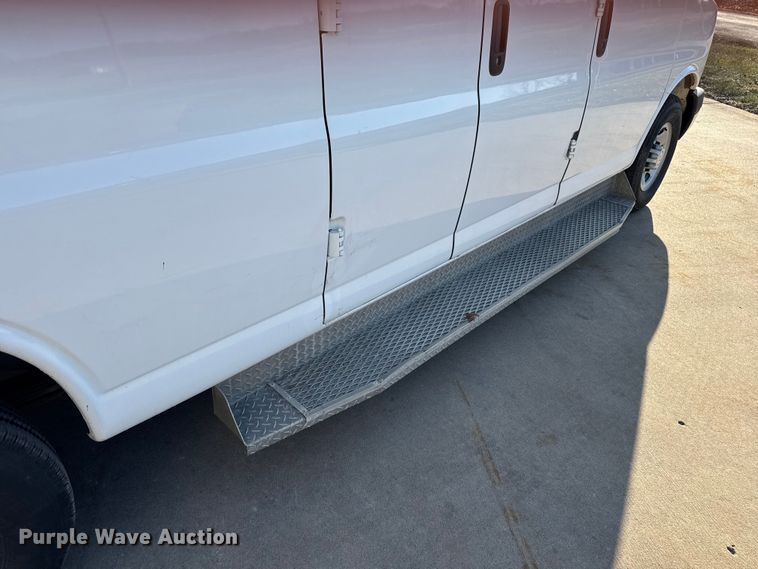image for item FK0892 2015 Chevrolet Express 3500 van