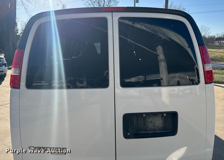 image for item FK0892 2015 Chevrolet Express 3500 van