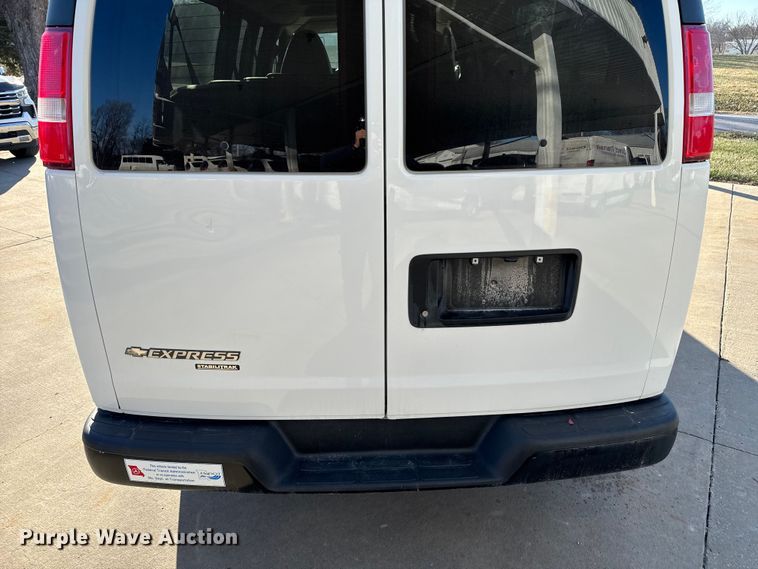 image for item FK0892 2015 Chevrolet Express 3500 van
