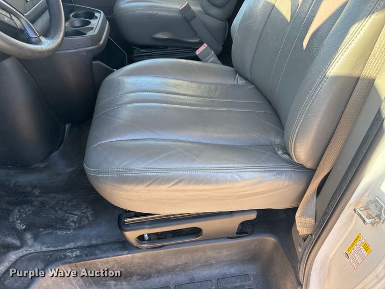 image for item FK0892 2015 Chevrolet Express 3500 van