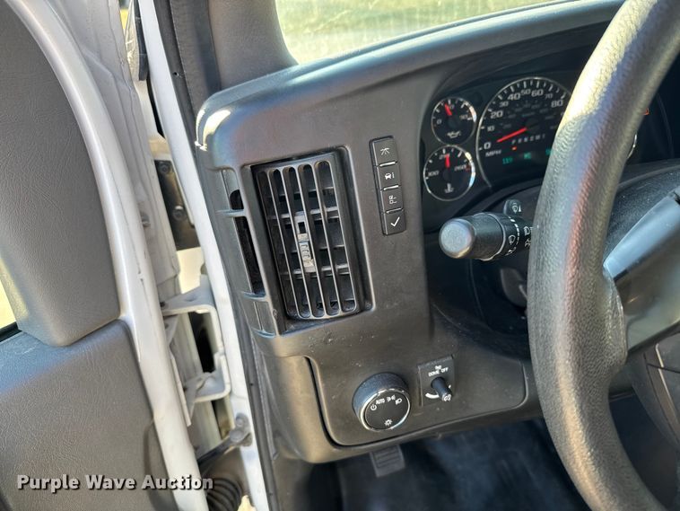 image for item FK0892 2015 Chevrolet Express 3500 van