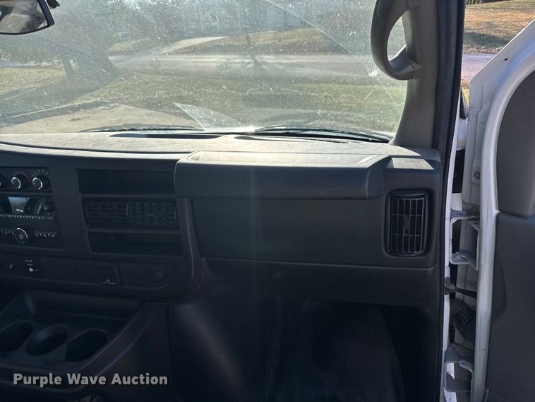 image for item FK0892 2015 Chevrolet Express 3500 van