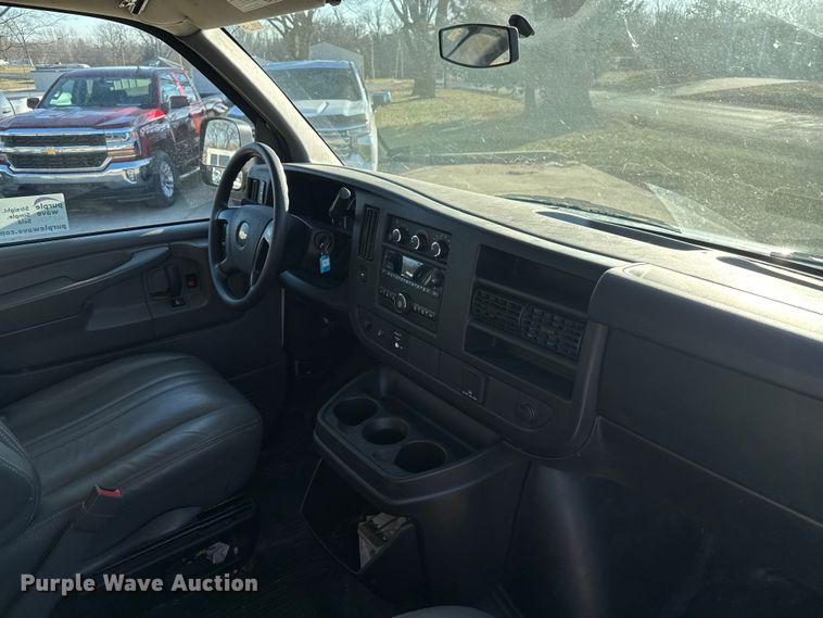 image for item FK0892 2015 Chevrolet Express 3500 van