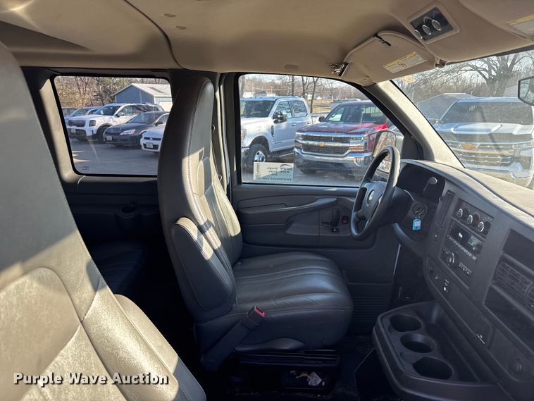 image for item FK0892 2015 Chevrolet Express 3500 van