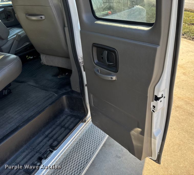 image for item FK0892 2015 Chevrolet Express 3500 van