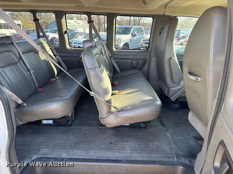 image for item FK0892 2015 Chevrolet Express 3500 van