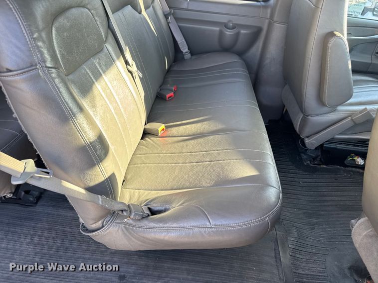 image for item FK0892 2015 Chevrolet Express 3500 van