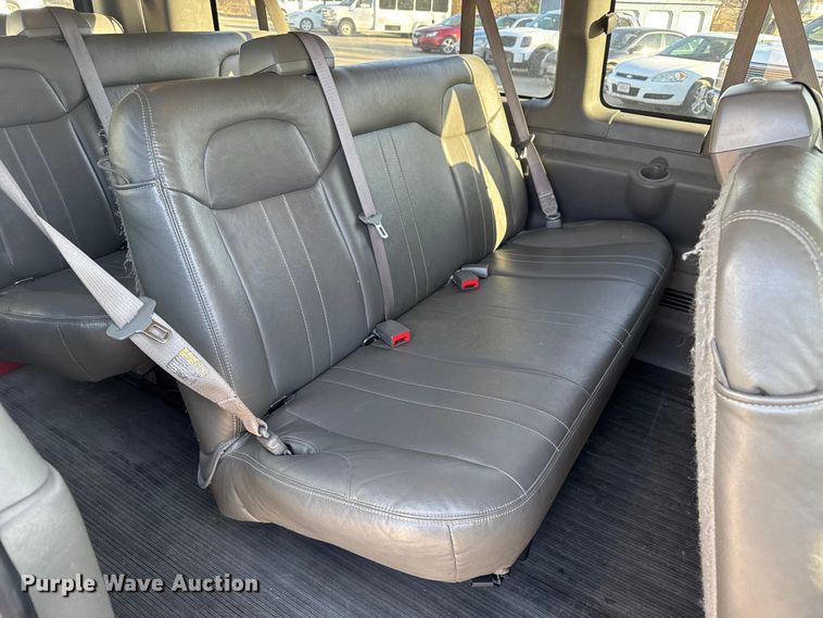 image for item FK0892 2015 Chevrolet Express 3500 van