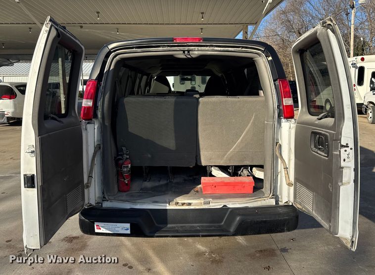 image for item FK0892 2015 Chevrolet Express 3500 van