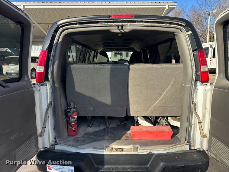 image for item FK0892 2015 Chevrolet Express 3500 van