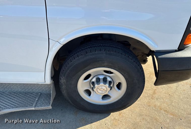 image for item FK0892 2015 Chevrolet Express 3500 van