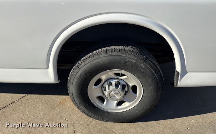 image for item FK0892 2015 Chevrolet Express 3500 van