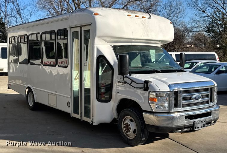 image for item FK0893 2017 Ford E450 Super Duty shuttle bus