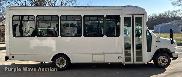 image for item FK0893 2017 Ford E450 Super Duty shuttle bus