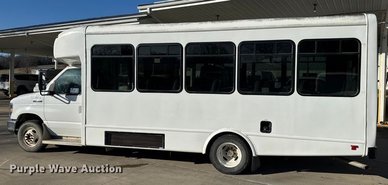 image for item FK0893 2017 Ford E450 Super Duty shuttle bus