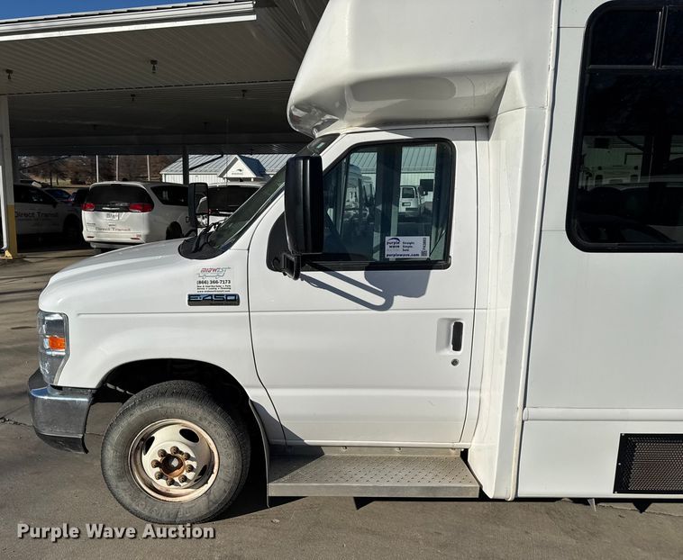 image for item FK0893 2017 Ford E450 Super Duty shuttle bus