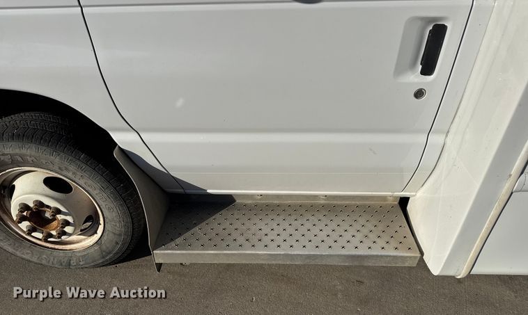 image for item FK0893 2017 Ford E450 Super Duty shuttle bus